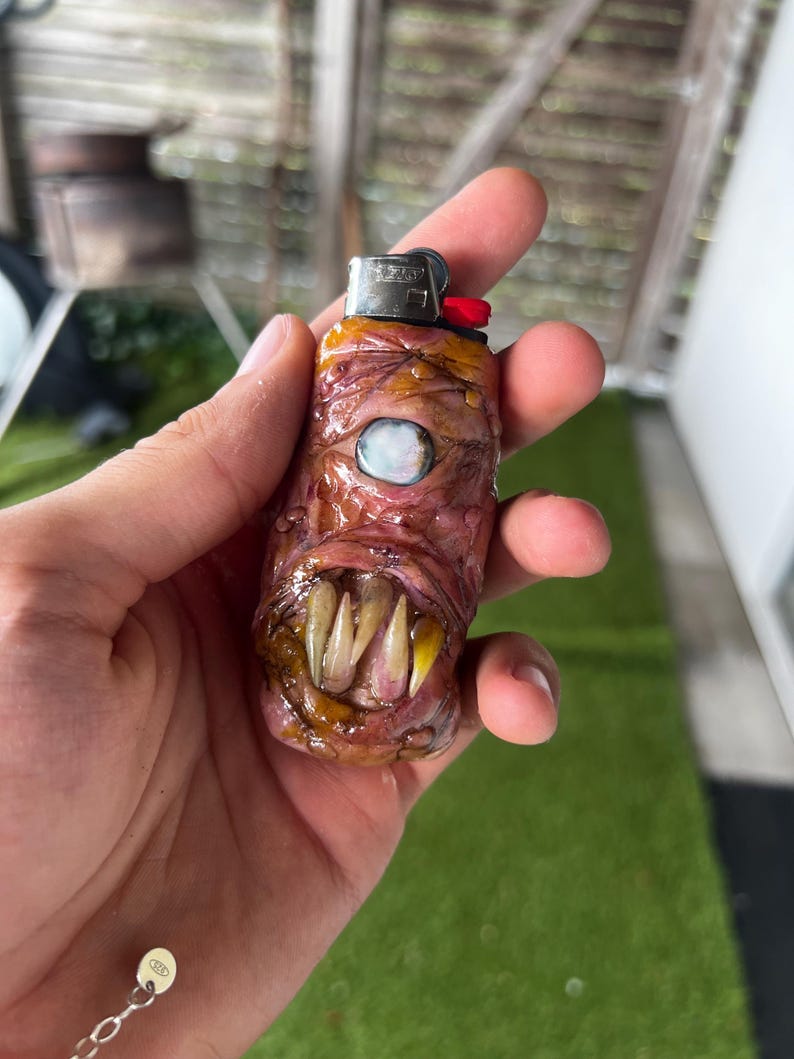 Monstrous Lighter Sleeve V