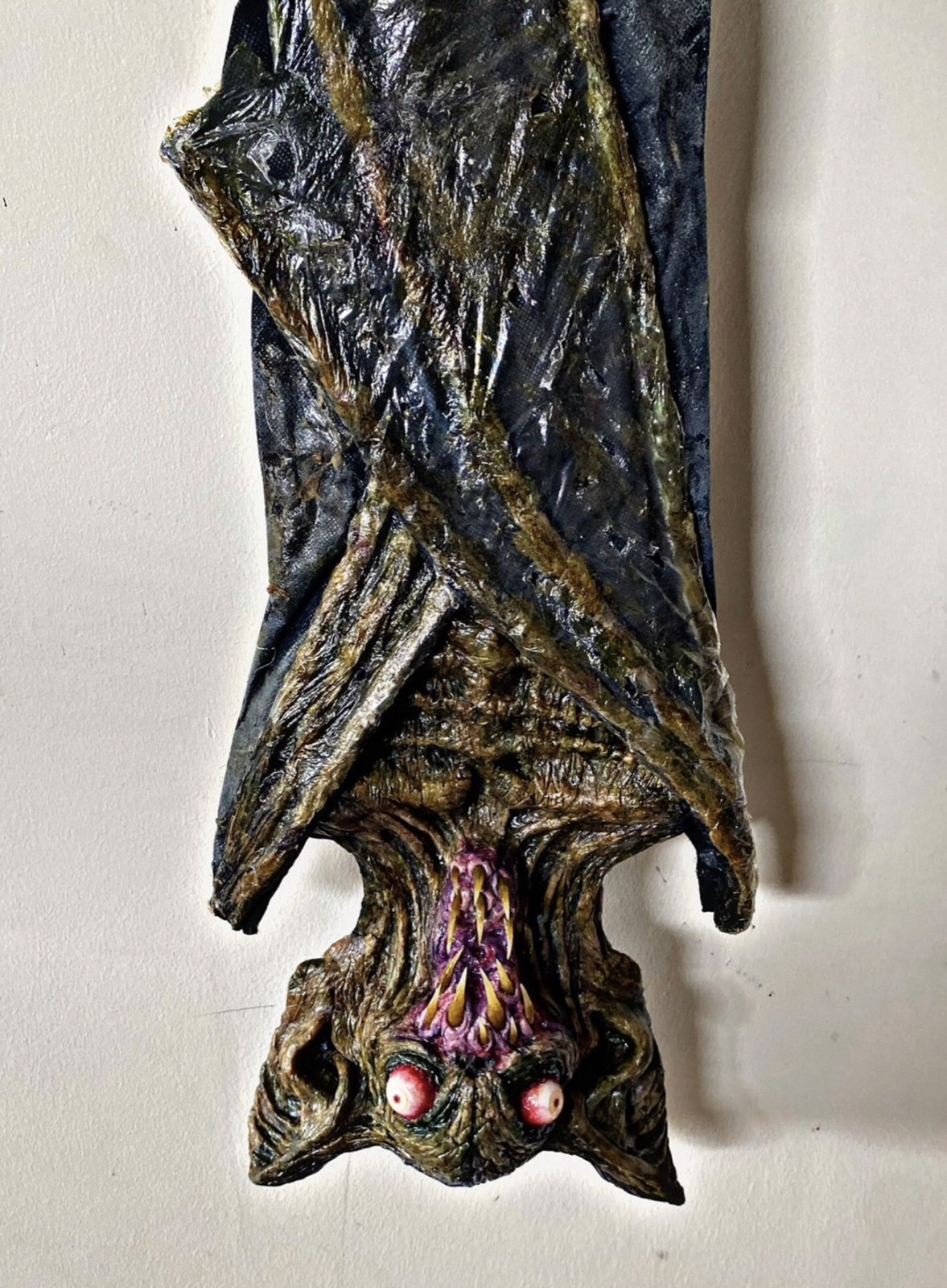 Petrifying Horror Vampire Bat — view 7